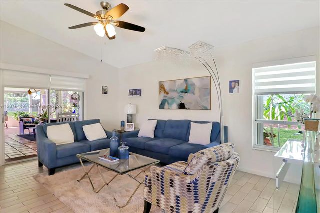3 of 34 - 590 Se 19th Drive, Homestead, FL