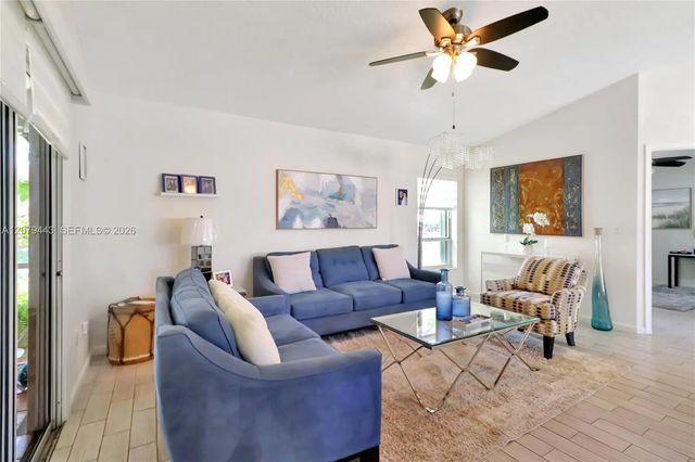 4 of 34 - 590 Se 19th Drive, Homestead, FL