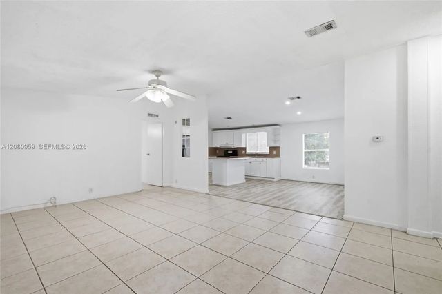 4 of 32 - 19800 Sw 180th Ave 477 #unit #, Miami, FL