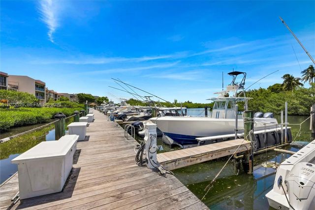 3 of 7 - 6200 Sw 152nd Street, Palmetto Bay, FL