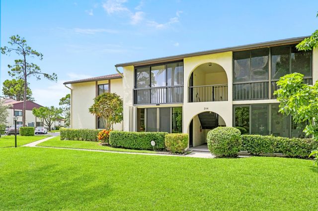 314 Knotty Pine Circle #c-1, Greenacres