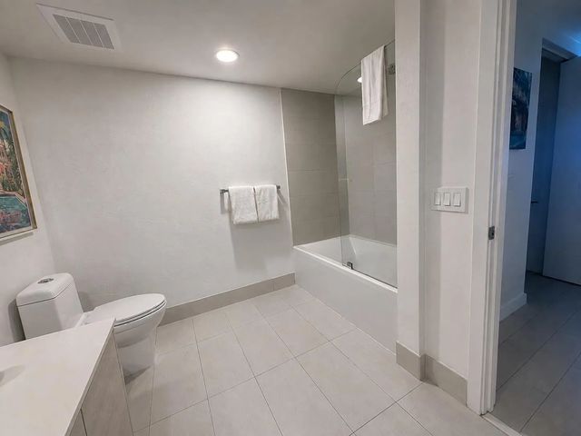 5 of 7 - 2602 E Hallandale Beach Boulevard #r403, Hallandale Beach, FL