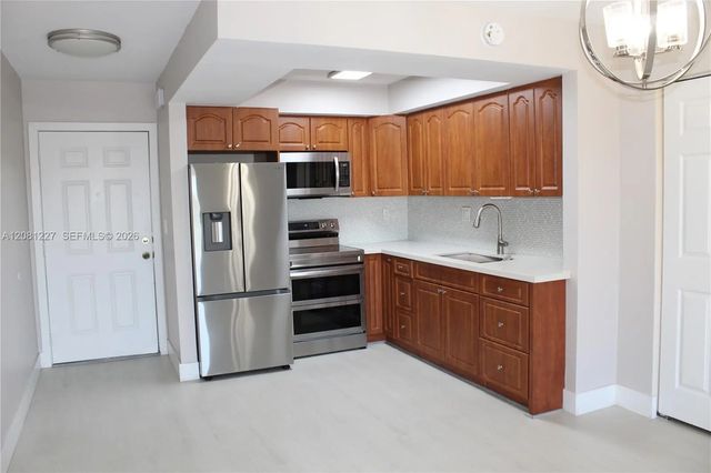 4 of 18 - 6780 W 2nd Court #401, Hialeah, FL