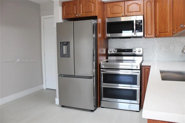 5 of 18 - 6780 W 2nd Court #401, Hialeah, FL