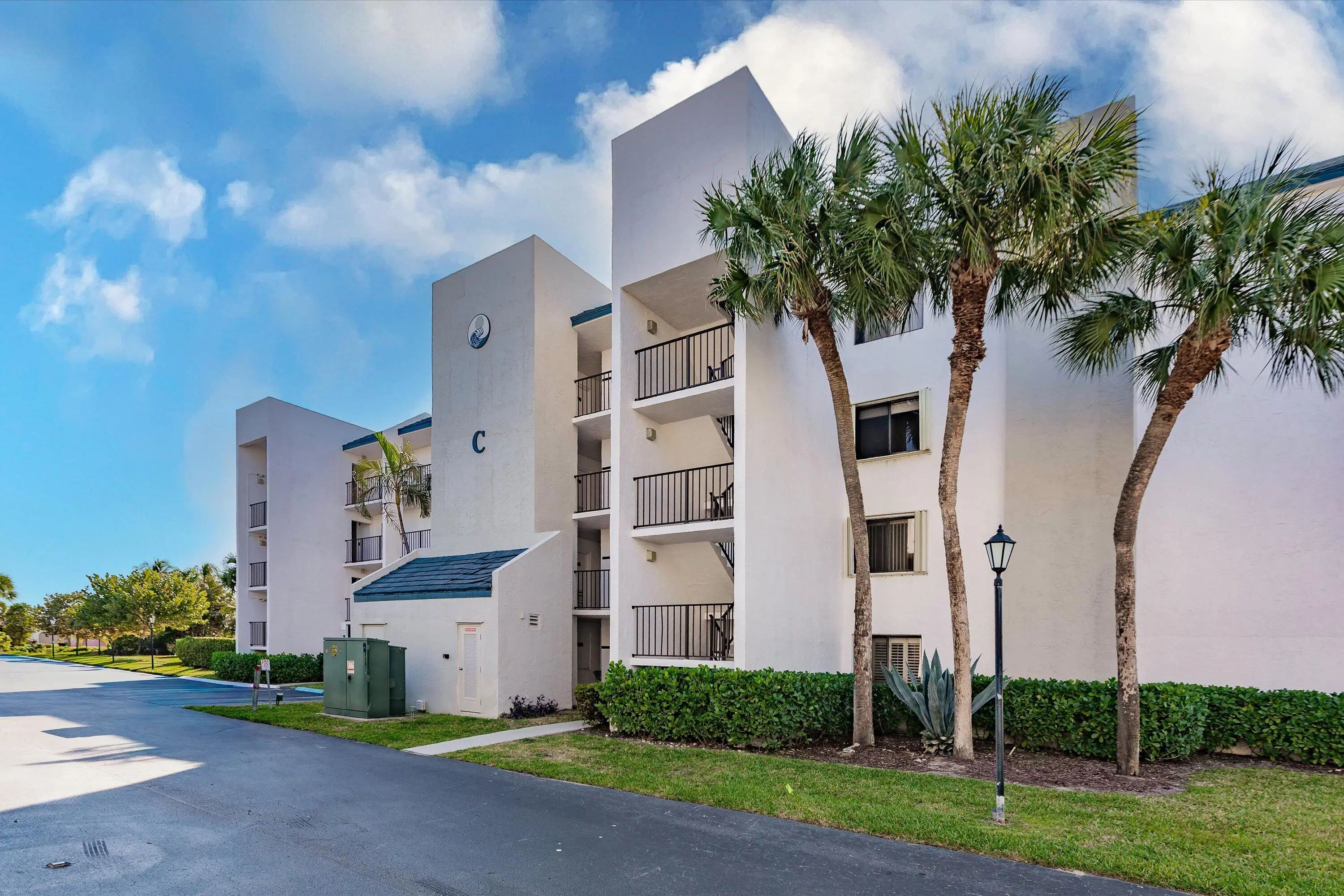 SEA RISE CONDO Residential listing - MLS B26070898, Jupiter FL