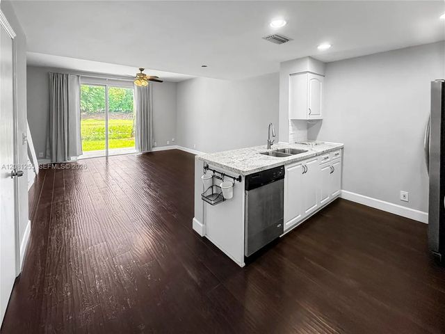 3 of 25 - 1606 Veracruz Lane, Weston, FL