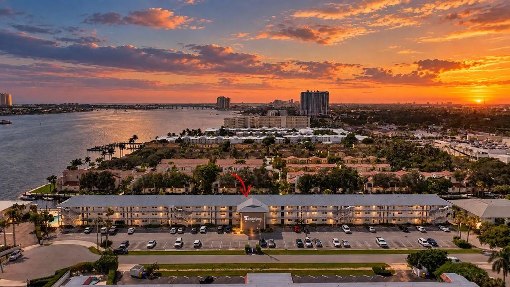120 Lehane Terrace #308, North Palm Beach