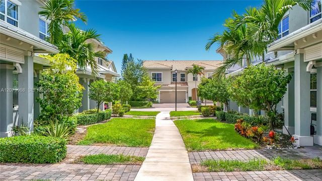 5 of 46 - 1040 Eucalyptus Drive #2, Hollywood, FL