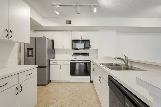 3 of 51 - 278 Village Boulevard #8106, Tequesta, FL