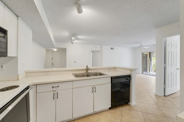 5 of 51 - 278 Village Boulevard #8106, Tequesta, FL