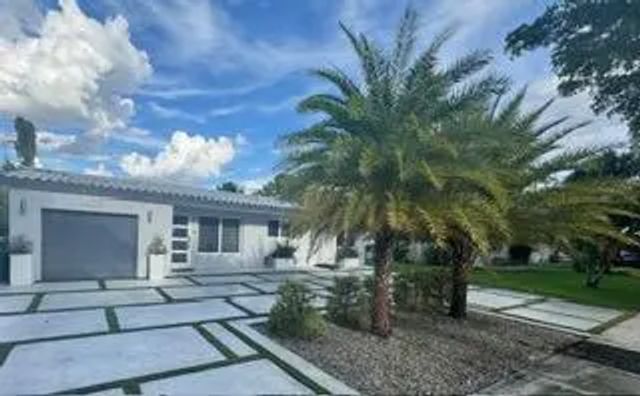 2 of 11 - 14231 Lake Candlewood Court, Miami Lakes, FL