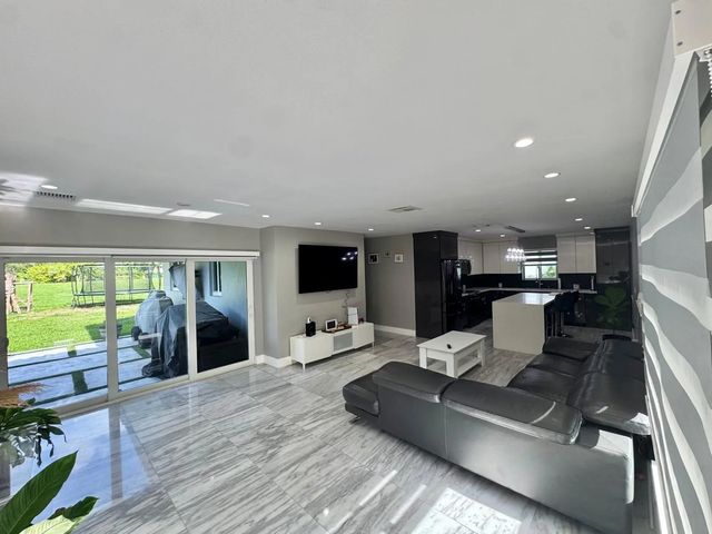 5 of 11 - 14231 Lake Candlewood Court, Miami Lakes, FL