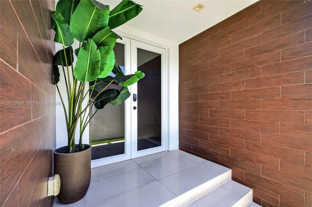 2 of 40 - 904 Ne 15th Avenue, Fort Lauderdale, FL
