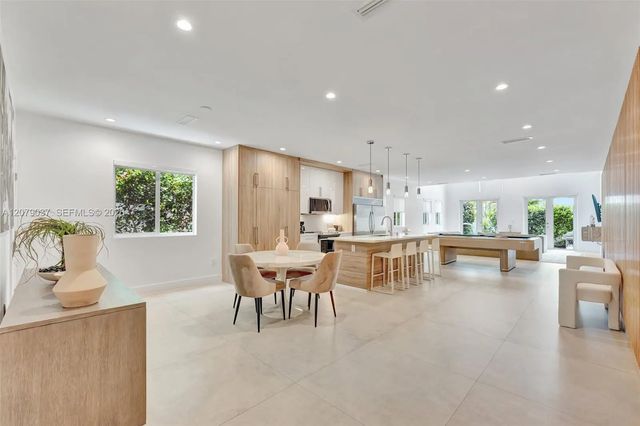 3 of 38 - 617 Ne 14th Avenue, Fort Lauderdale, FL