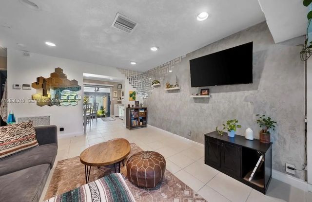 5 of 30 - 2326 Harding Street, Hollywood, FL