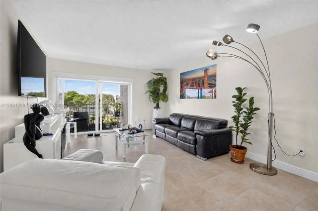 4 of 33 - 7787 Sw 86th Street #e-409, Miami, FL