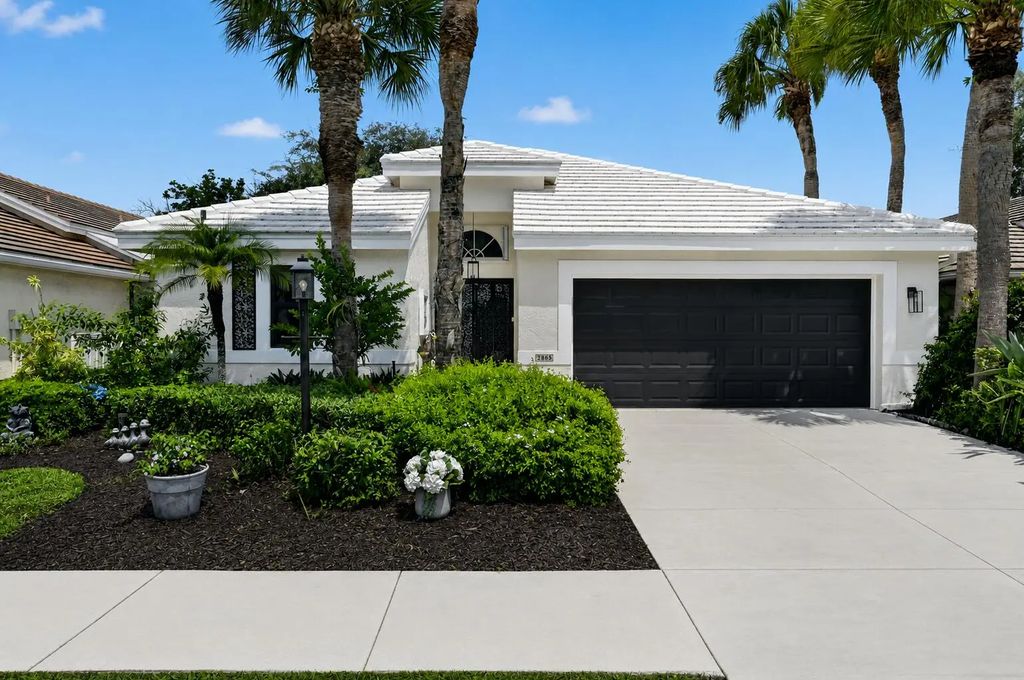 2865 N Clearbrook Circle N, Delray Beach