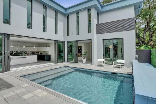 5 of 71 - 129 N Victoria Park Road, Fort Lauderdale, FL