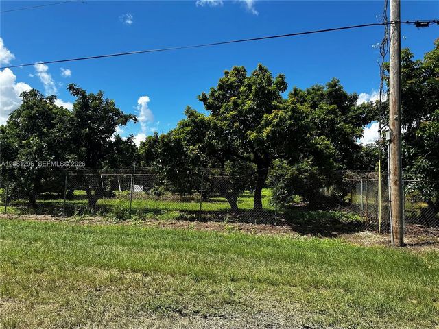 4 of 10 - 179xx Sw 182 Avenue, Miami, FL