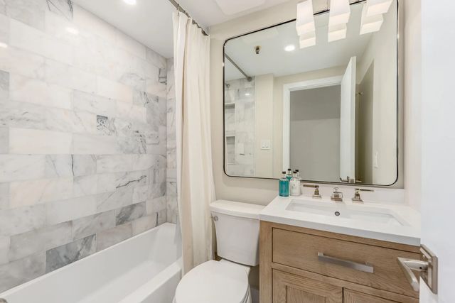 3 of 12 - 235 Sunrise Avenue #2211, Palm Beach, FL