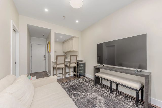 5 of 12 - 235 Sunrise Avenue #2211, Palm Beach, FL