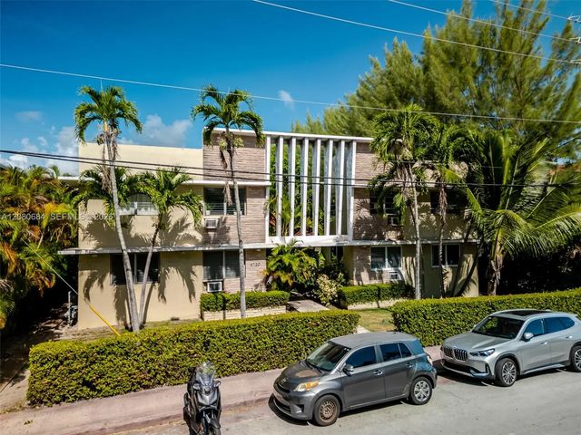 2 of 28 - 4730 Pine Tree Drive #17, Miami Beach, FL