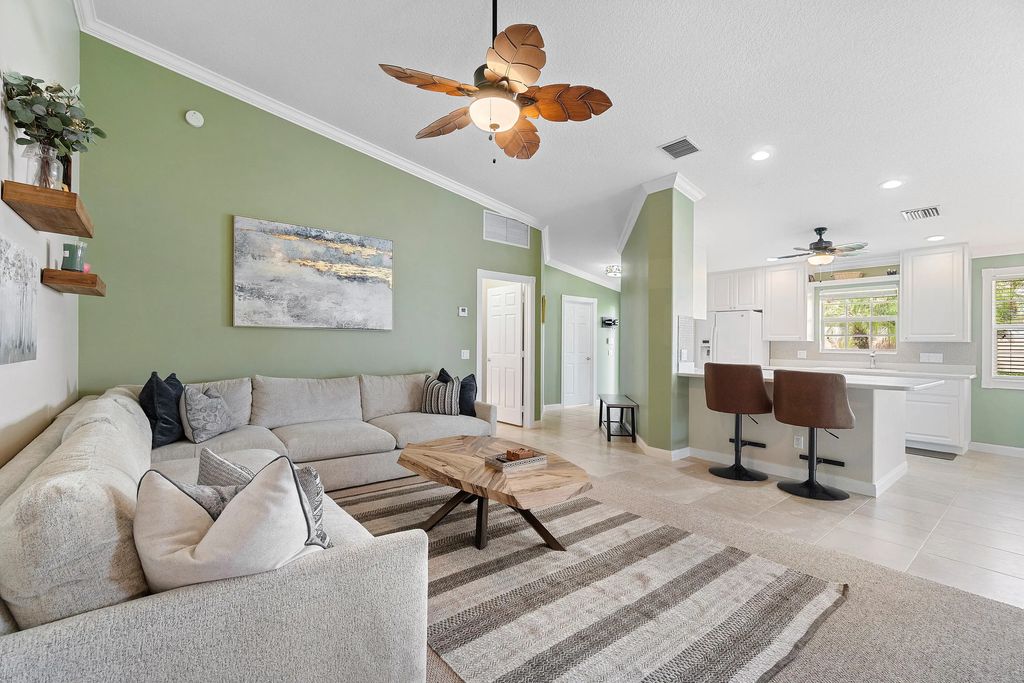 8475 Quito Place, Wellington