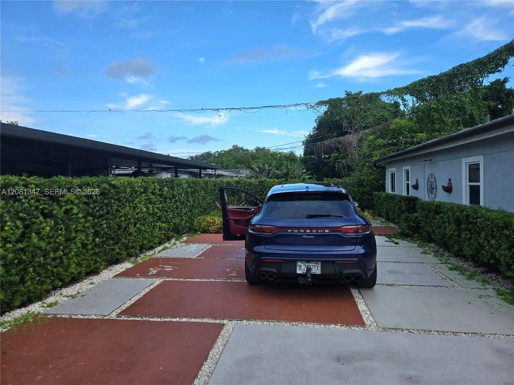 9230 Sw 35th Street #back Left, Miami