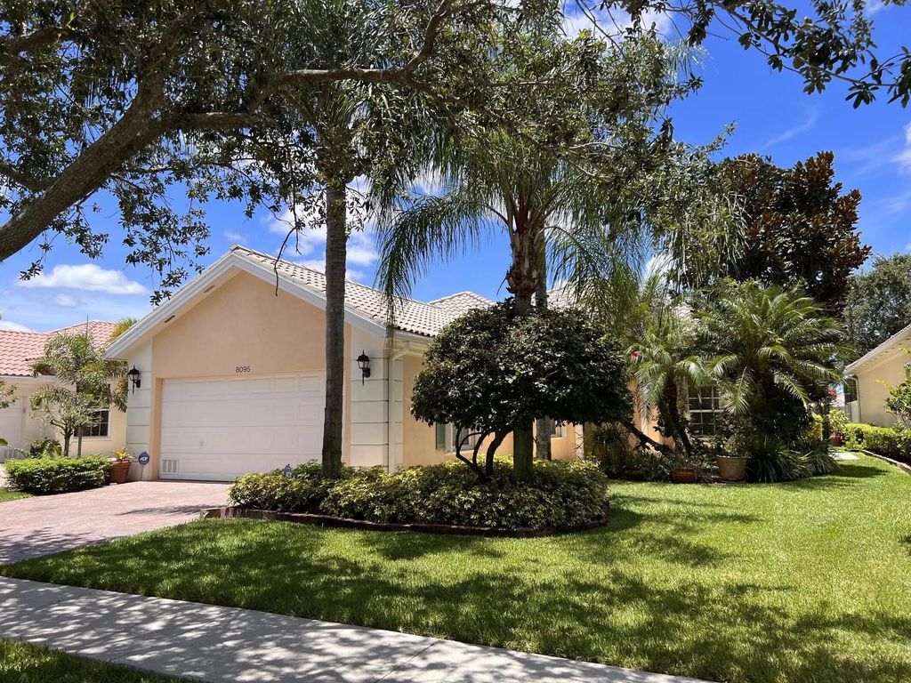 8095 Laborie Lane, Wellington