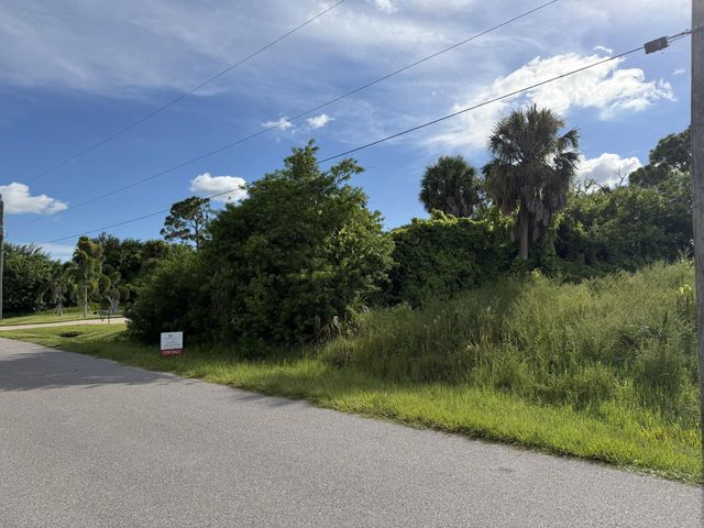 3 of 4 - 1277 Liggett Circle, Port Charlotte, FL