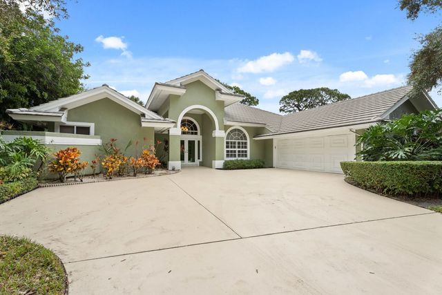 6581 Se Baltusrol Terrace, Stuart