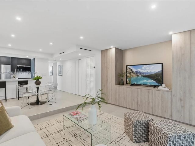 2945 Bridgeport Avenue #e, Coconut Grove