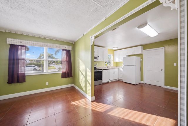 4 of 16 - 130 Ne 21st Court, Pompano Beach, FL