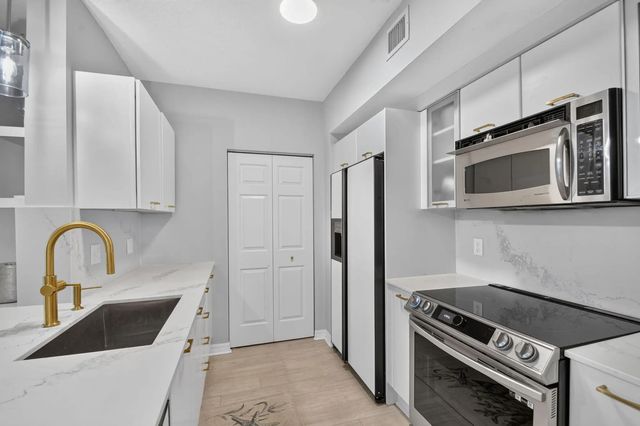 3 of 51 - 625 Casa Loma Boulevard #506, Boynton Beach, FL