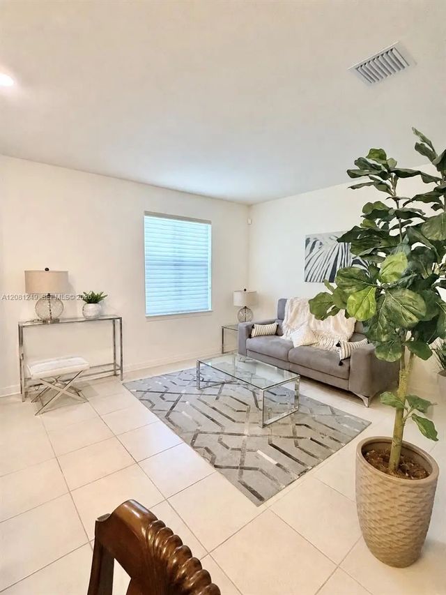 3 of 17 - 3344 W 105th Terrace, Hialeah, FL