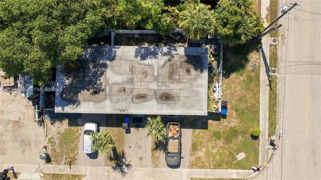 4 of 19 - 2031-2040 Wright, Fort Myers, FL