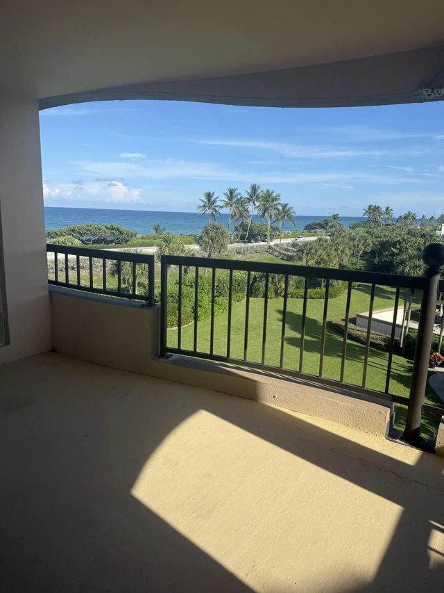 101 Ocean Bluffs Boulevard #402, Jupiter