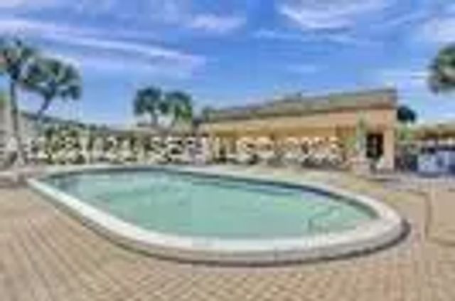 4 of 11 - 8325 Sunrise Lakes Boulevard #212, Sunrise, FL