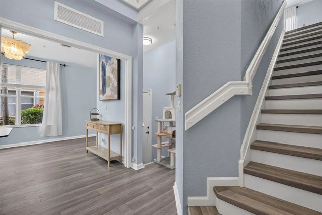 5 of 39 - 2899 S Greenleaf Circle, Boynton Beach, FL