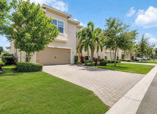 2 of 23 - 4729 Greenway Drive, Hollywood, FL