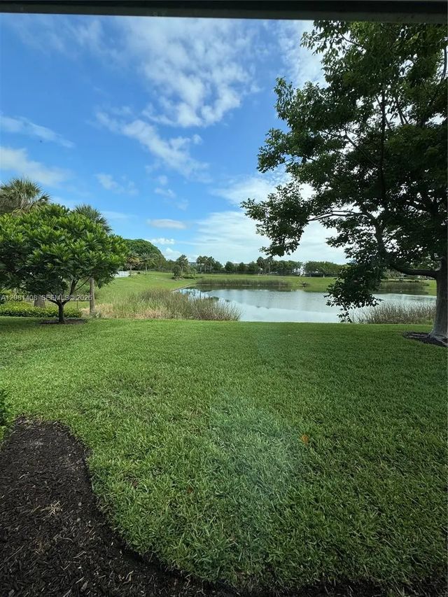 5 of 23 - 4729 Greenway Drive, Hollywood, FL