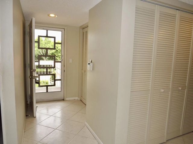 4 of 33 - 6112 Huntwick Terrace #205, Delray Beach, FL