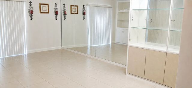 2 of 6 - 2616 Garden Drive N #111, Lake Worth, FL