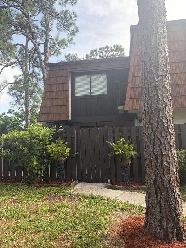 4 of 36 - 2200 White Pine Circle #b, Greenacres, FL