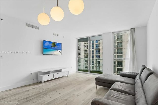 4 of 21 - 253 Ne 2nd Street #2104, Miami, FL