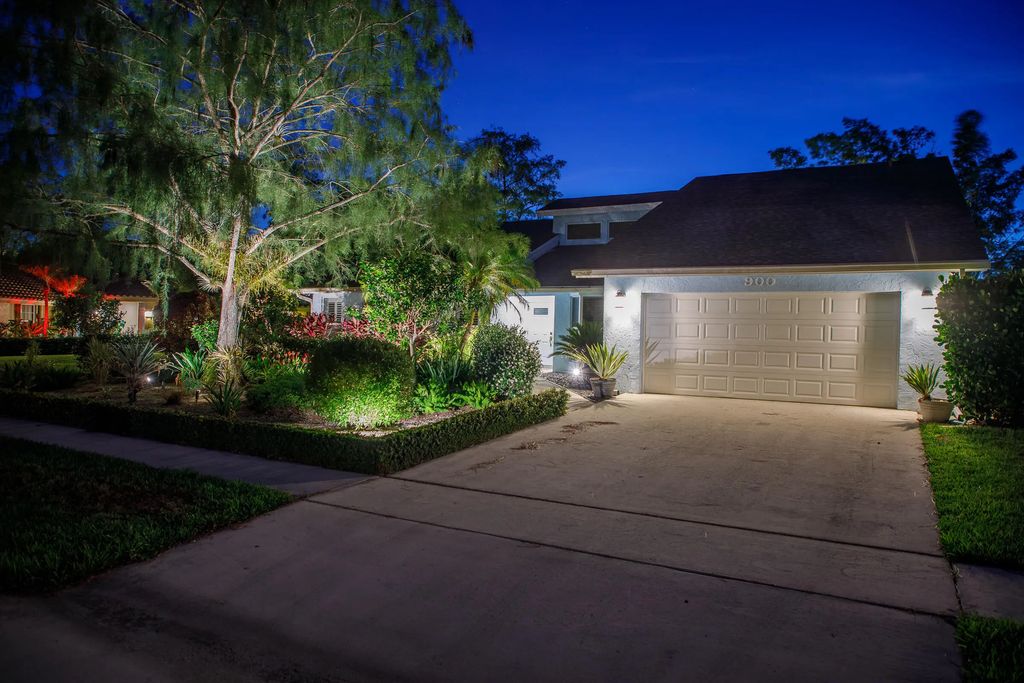 900 Cosmos Court, Wellington