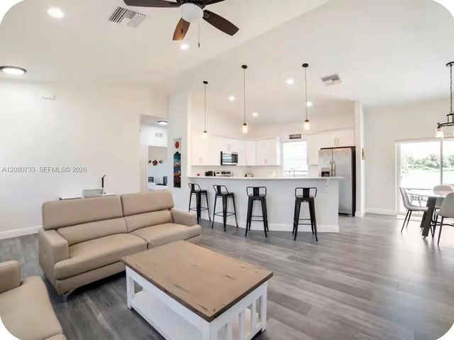 5 of 21 - 812 Lake Betty Drive, Lake Placid, FL