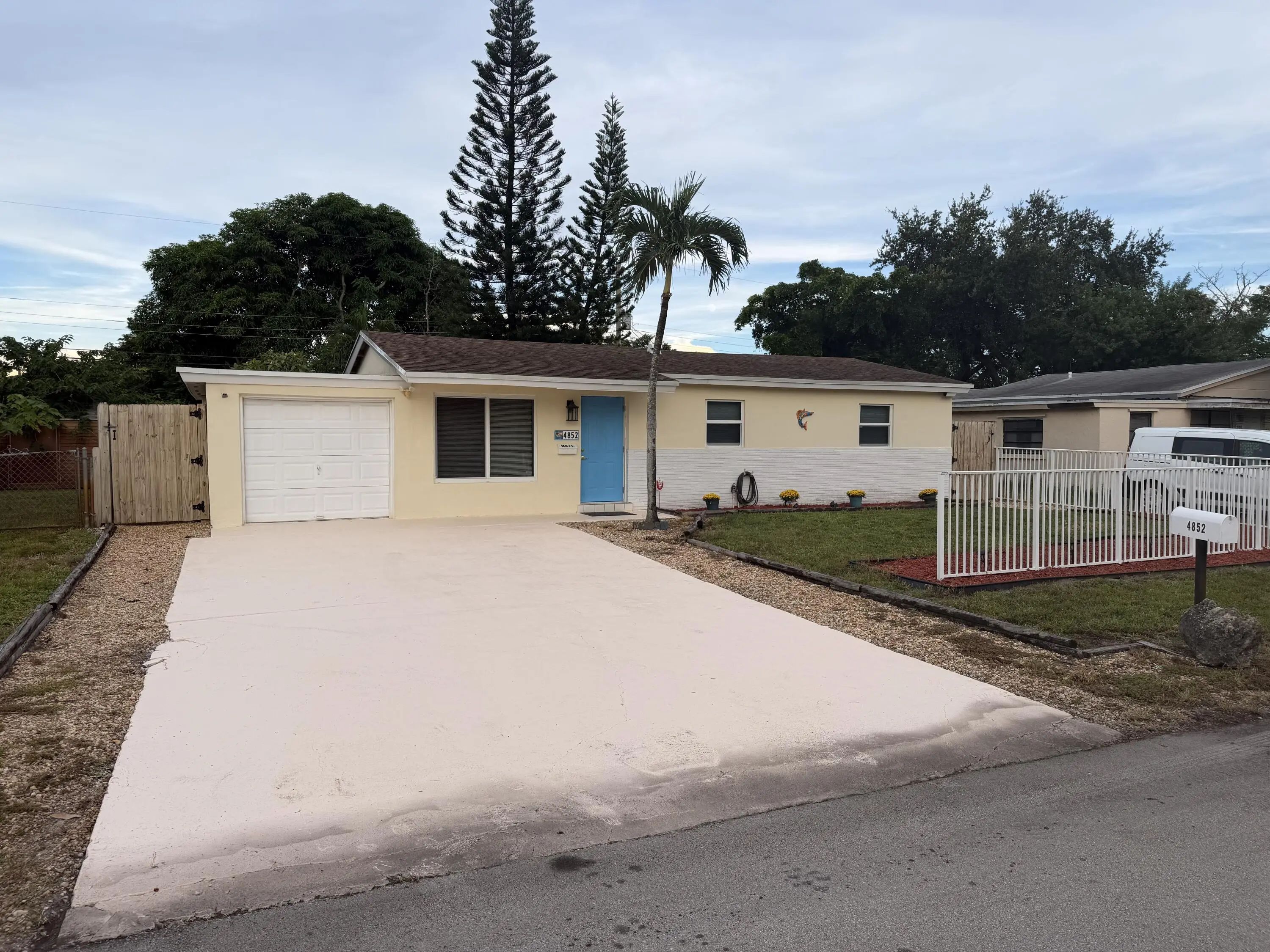 4852 Sw 44th Terrace, Dania Beach