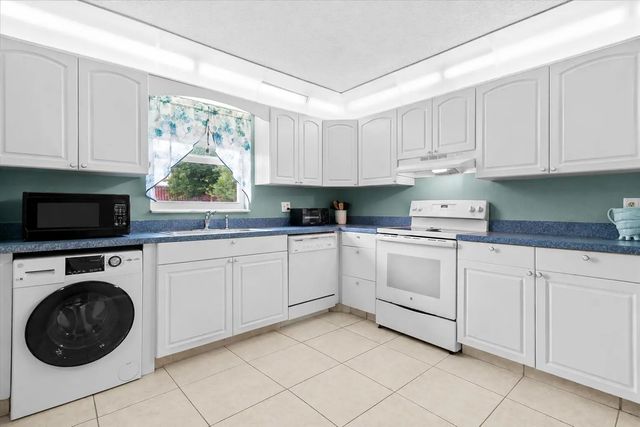 3 of 38 - 892 Worcester Lane #b, Lake Worth, FL