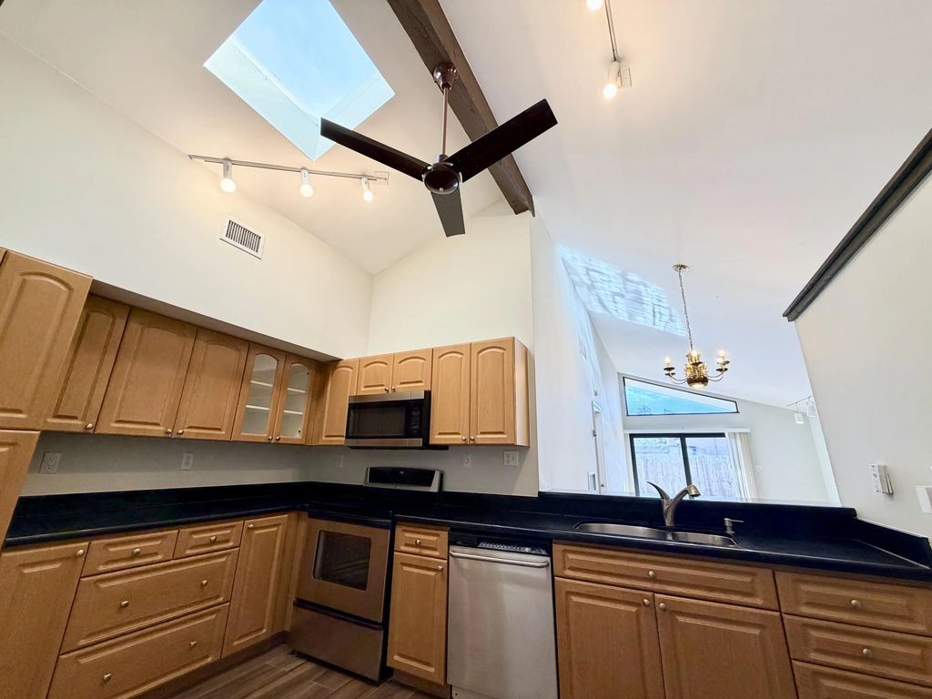 1720 Nw 73rd Avenue, Plantation